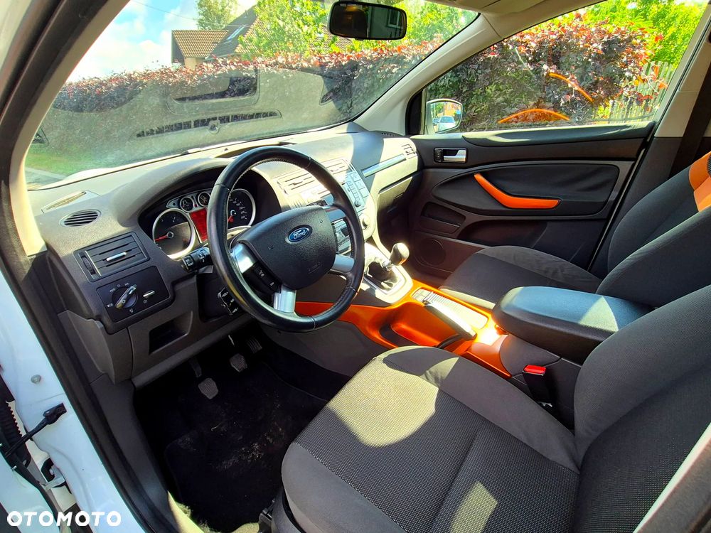 Ford Kuga 2.0 TDCi 4x4 Titanium - 24