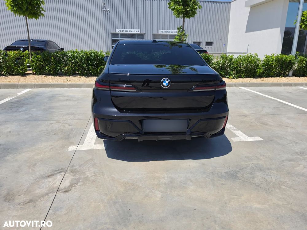 BMW Seria 7 740d xDrive MHEV - 8