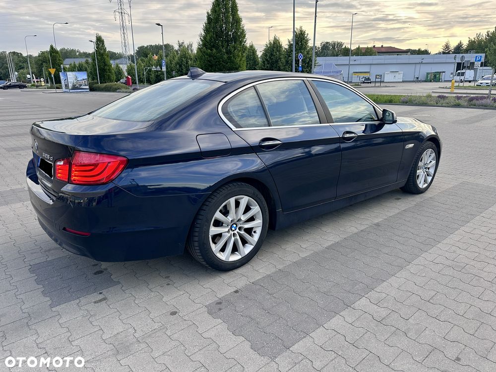 BMW Seria 5 525d xDrive - 10