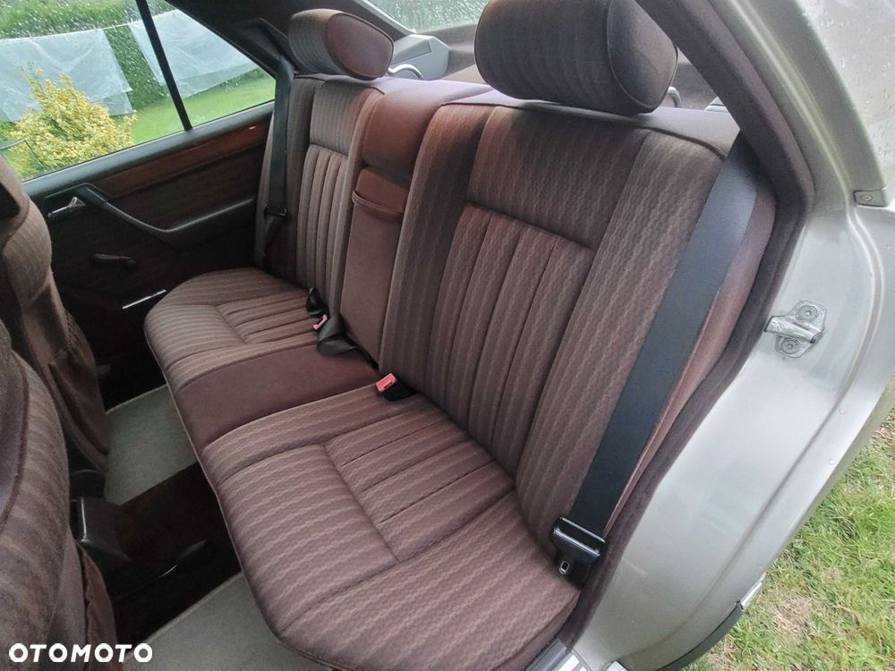 Mercedes-Benz W124 (1984-1993) - 8