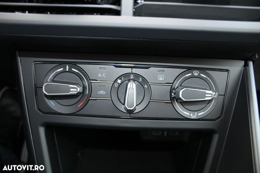 Volkswagen Polo 1.0 - 18