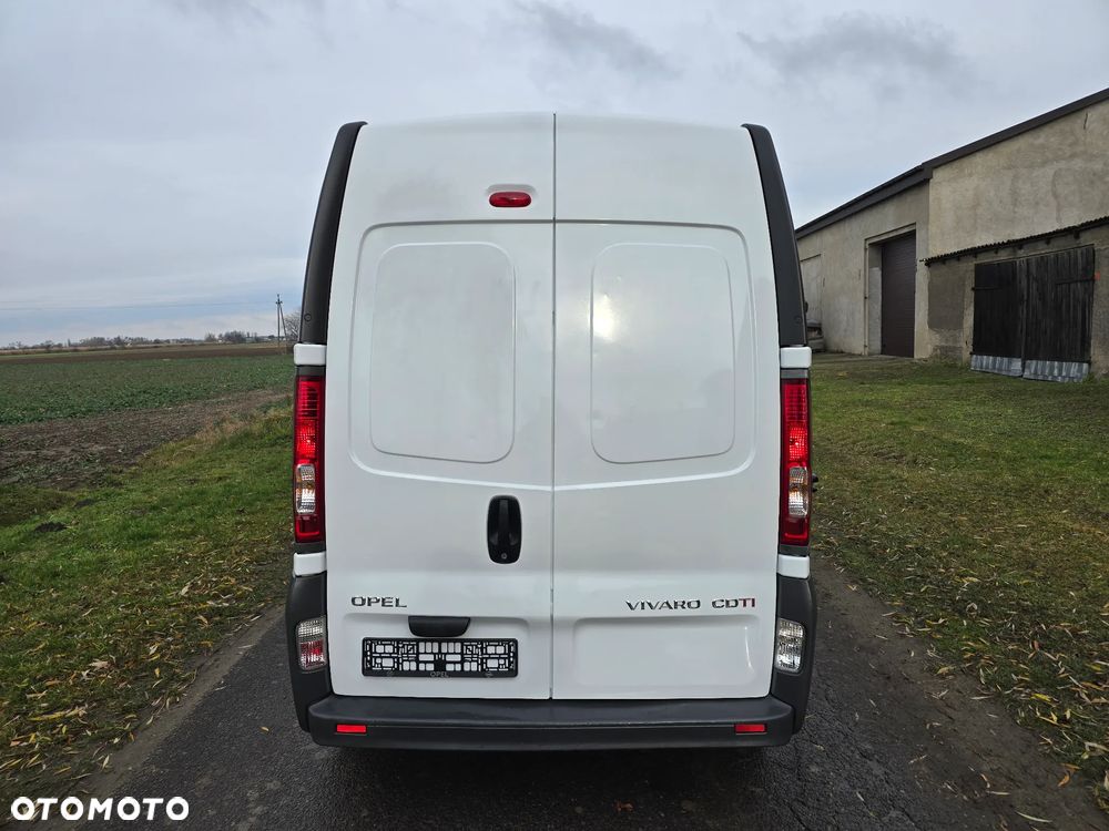Opel Vivaro - 10