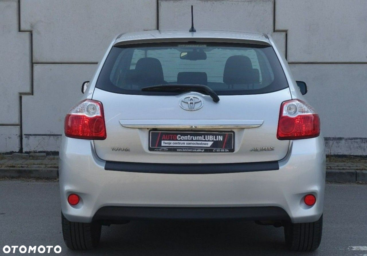 Toyota Auris - 10