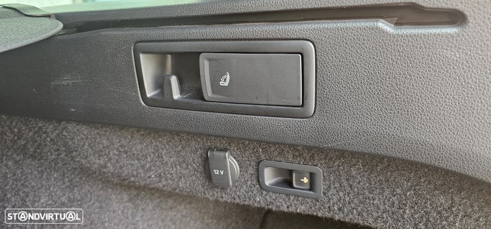 VW Passat Variant - 27