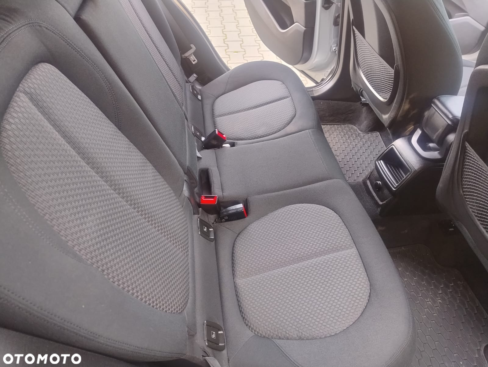 BMW X1 xDrive18d - 11