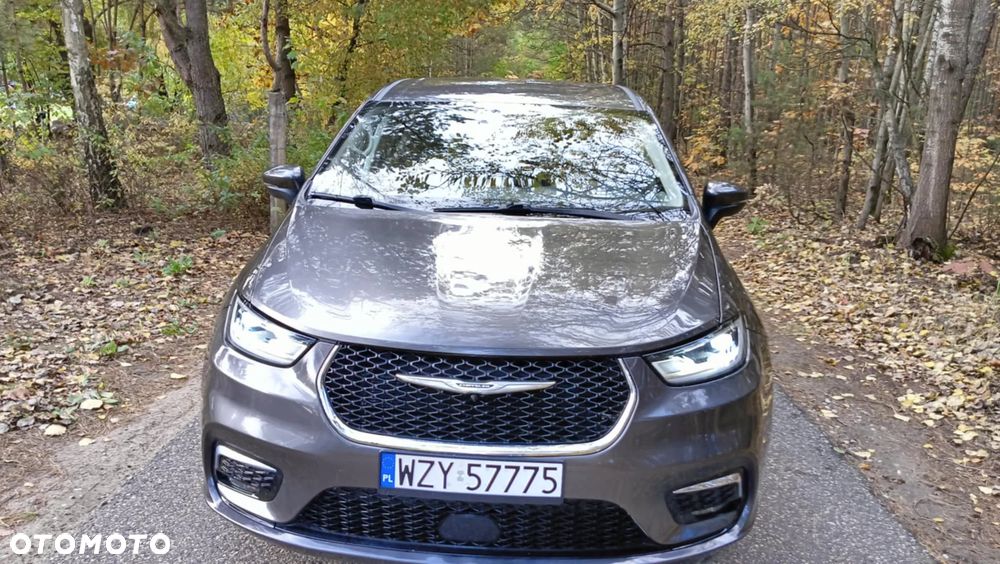 Chrysler Pacifica - 2