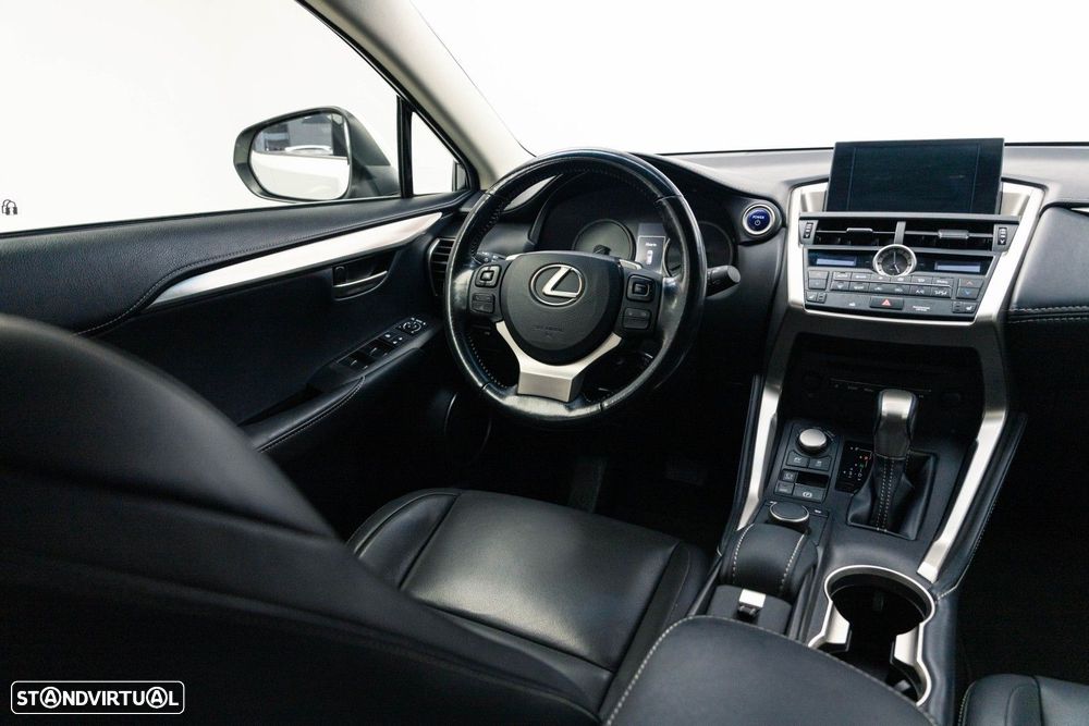 Lexus NX 300h Executive - 12