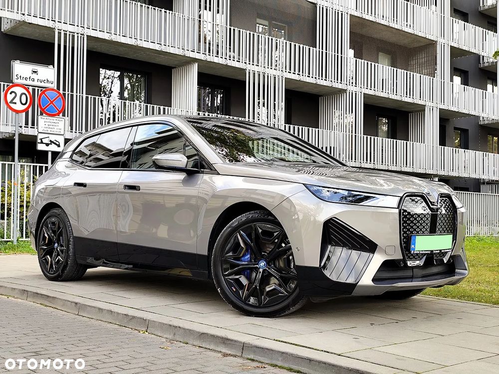 BMW iX xDrive40 76.6kWh Signature - 2