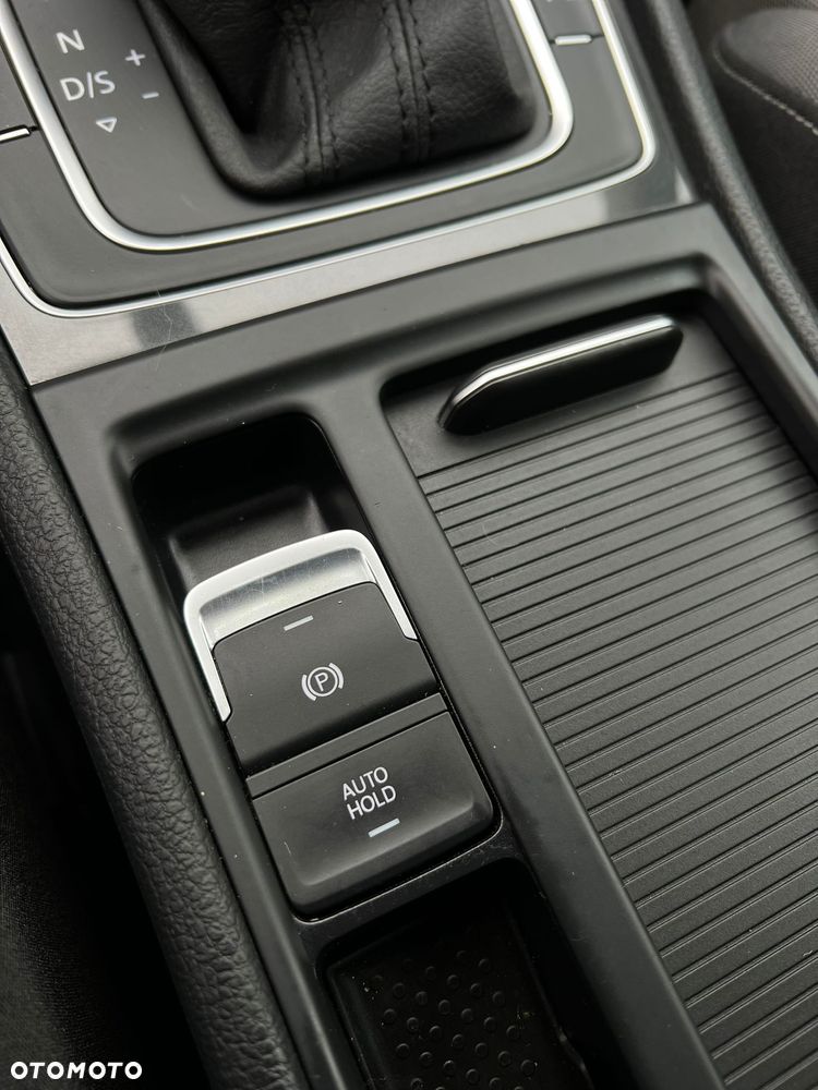 Volkswagen Golf 1.5 eTSI OPF DSG R-Line - 20