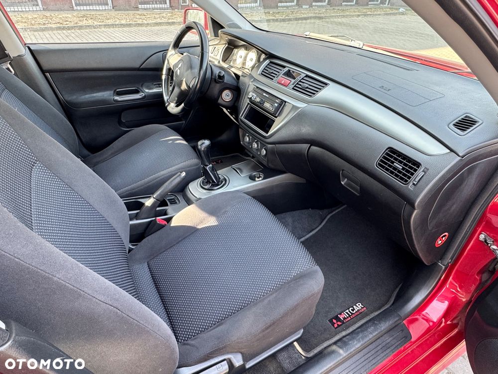 Mitsubishi Lancer - 10