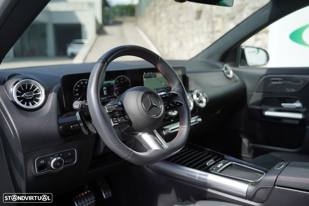 Mercedes-Benz GLA 180 d AMG Line - 35
