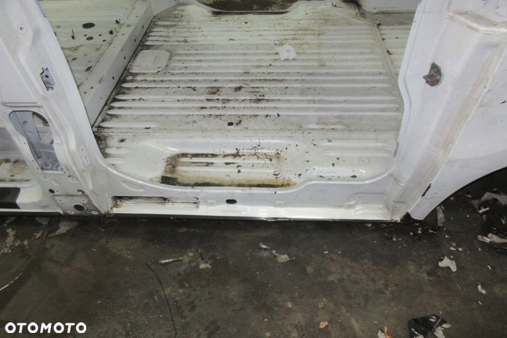 renault trafic ii vivaro a sŁupek Środkowy lewy - 2