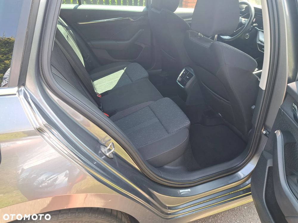 Skoda Octavia 2.0 TDI Style DSG - 28