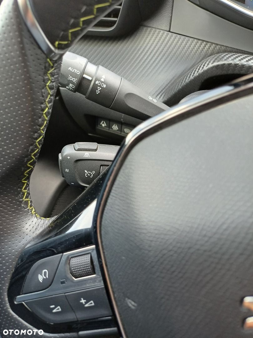 Peugeot 2008 e-2008 GT Pack - 31
