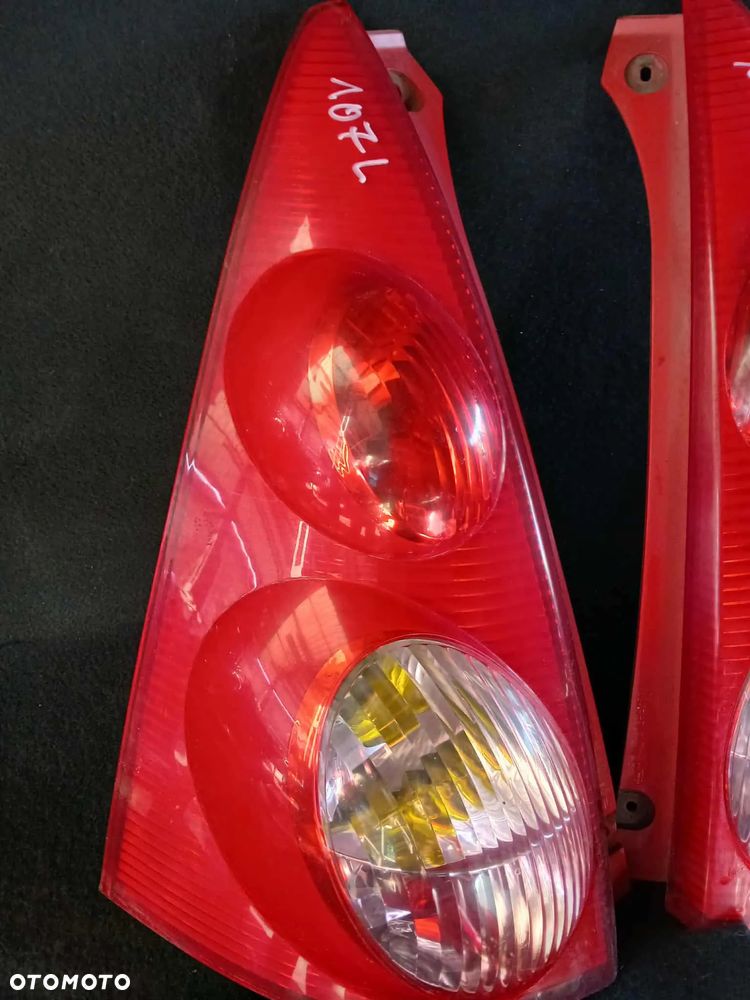 Peugeot 107 3D Lampa tylna lewa, prawa - 2
