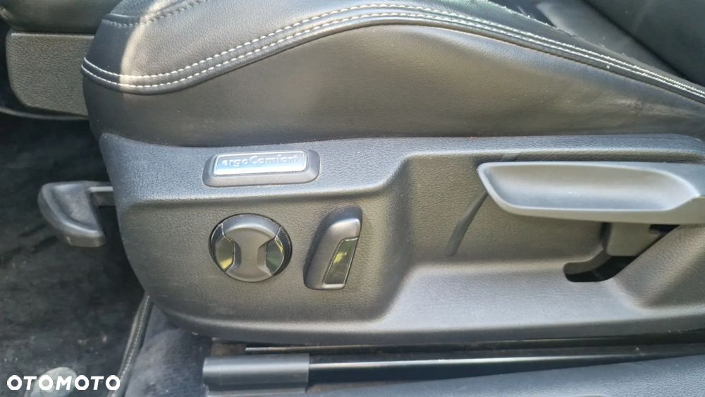 Volkswagen Passat - 17