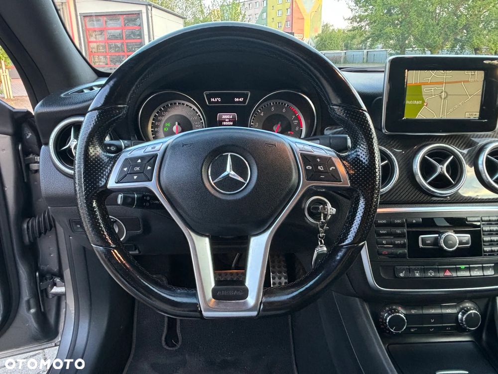 Mercedes-Benz CLA 250 7G-DCT AMG Line - 18