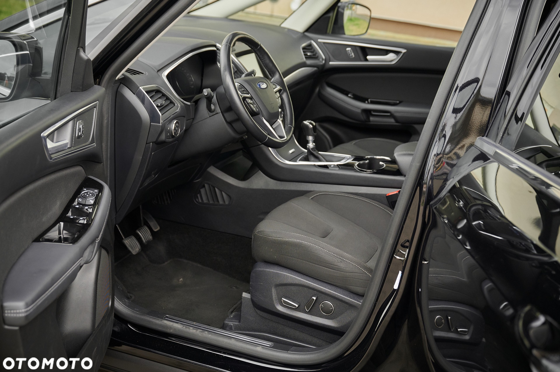 Ford S-Max - 17