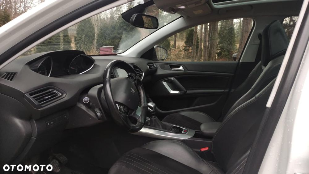 Peugeot 308 1.2 PureTech Allure S&S - 15