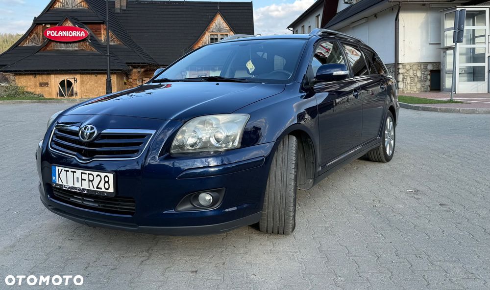 Toyota Avensis - 1