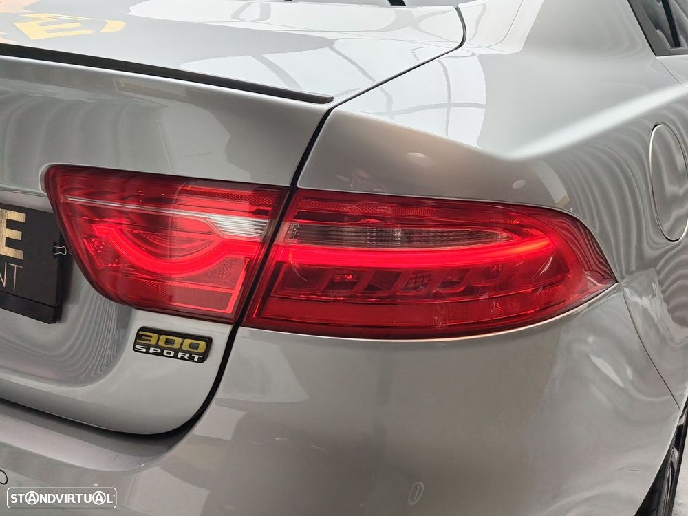 Jaguar XE P300 AWD Aut. Sport - 26