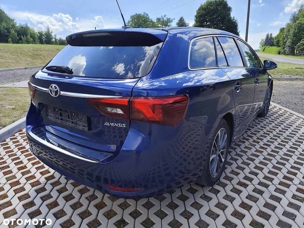 Toyota Avensis - 13