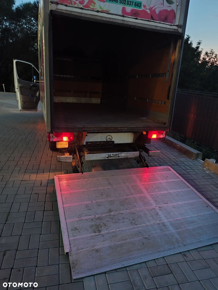 Mercedes-Benz SPRINTER 319 - 25