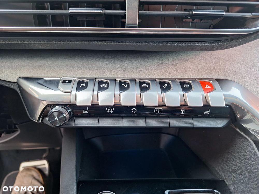 Peugeot 3008 225 e-EAT8 GT - 27