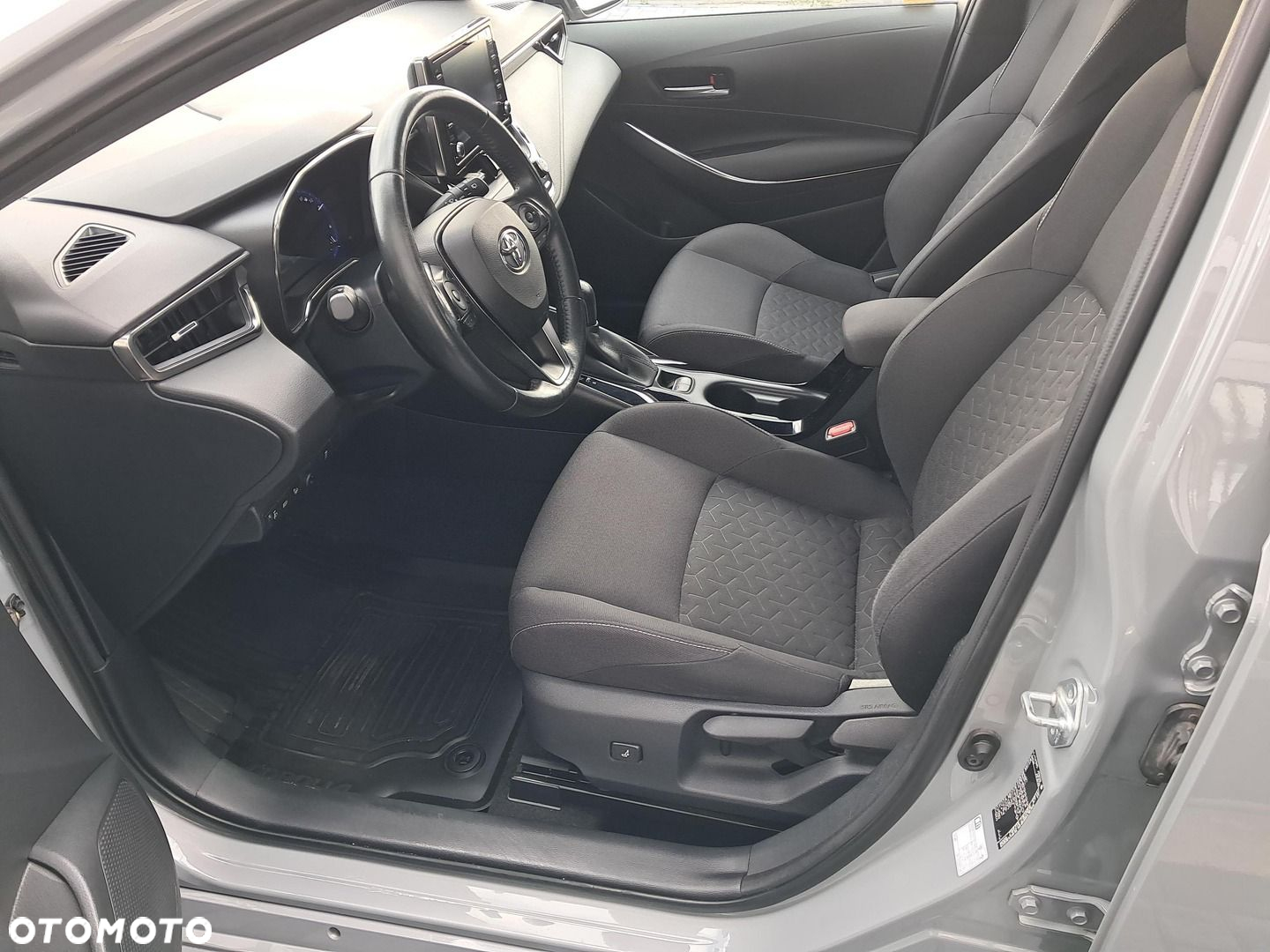 Toyota Corolla 1.8 Hybrid Comfort - 13