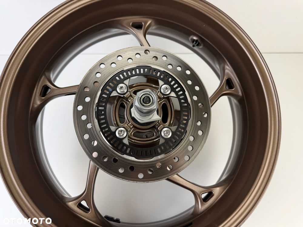Tylna felga kompletna Triumph Street Triple 765 2022+ Idealna demontaż - 11