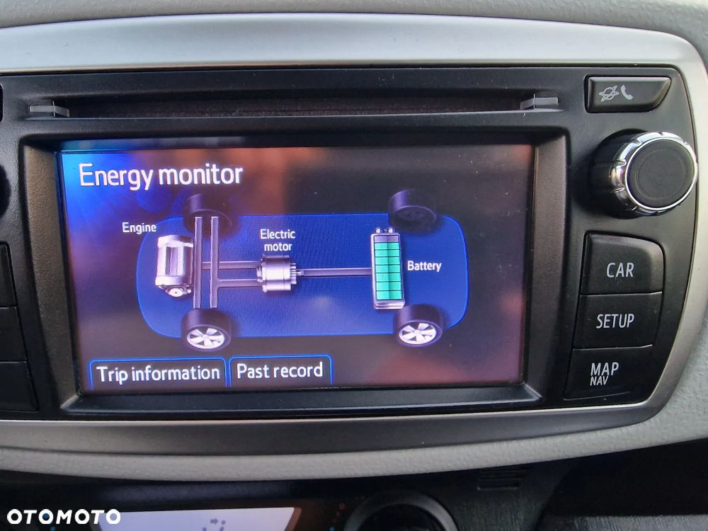 Toyota Yaris Hybrid 100 Business Edition - 39