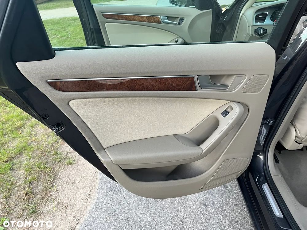 Audi A4 Avant 2.0 TDI DPF Ambition - 27