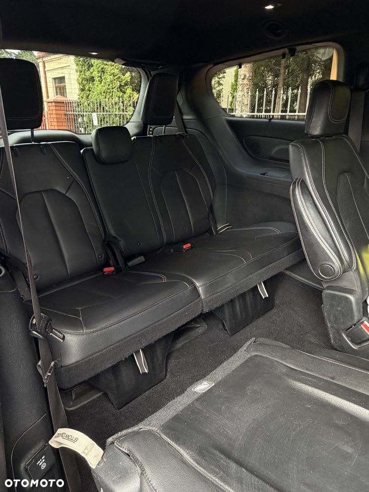 Chrysler Pacifica - 27