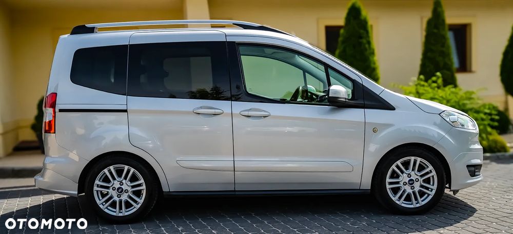 Ford Tourneo Courier 1.5 TDCi S&S Ambiente - 5