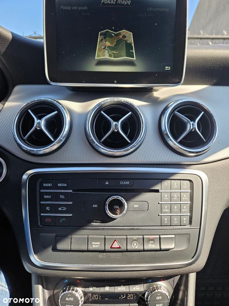 Mercedes-Benz CLA 200 7G-DCT Urban - 4
