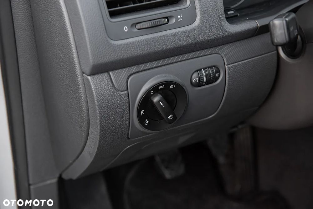 Volkswagen Golf - 17