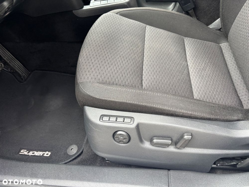 Skoda Superb 2.0 TDI Elegance DSG - 7
