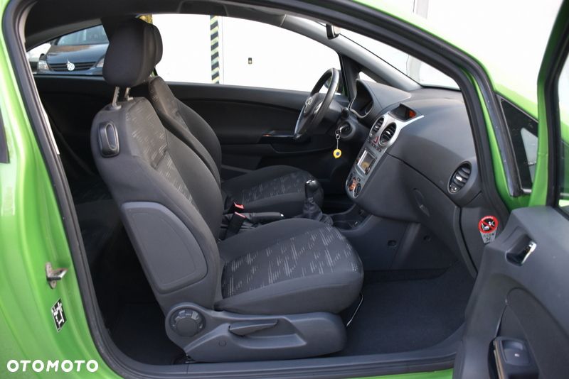 Opel Corsa 1.4 16V Edition 150 - 25