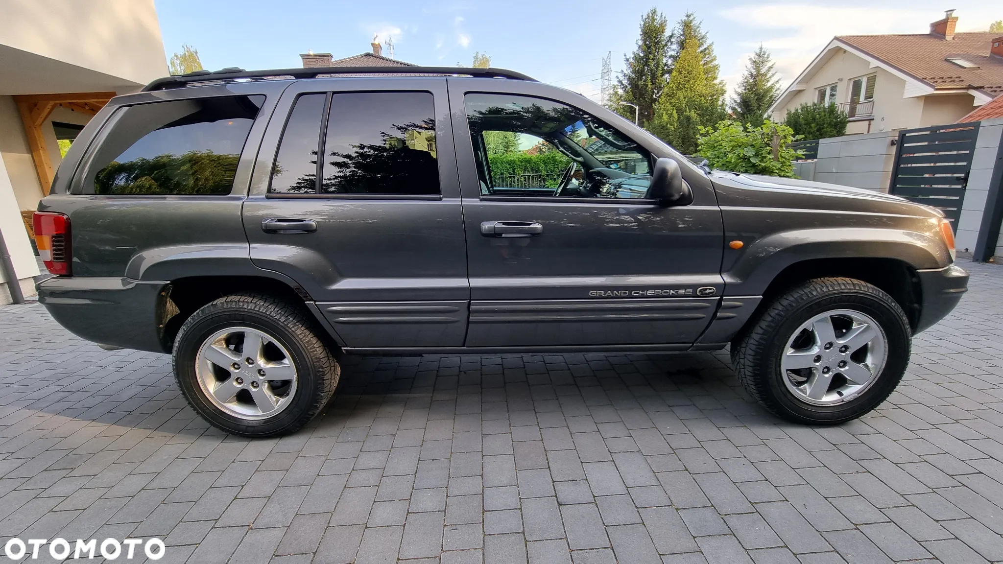 Jeep Grand Cherokee 4.7 Overland - 11