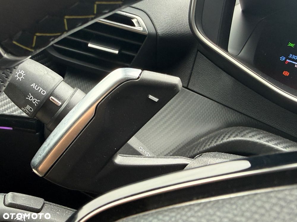 Peugeot 2008 1.2 PureTech GT S&S EAT8 - 17