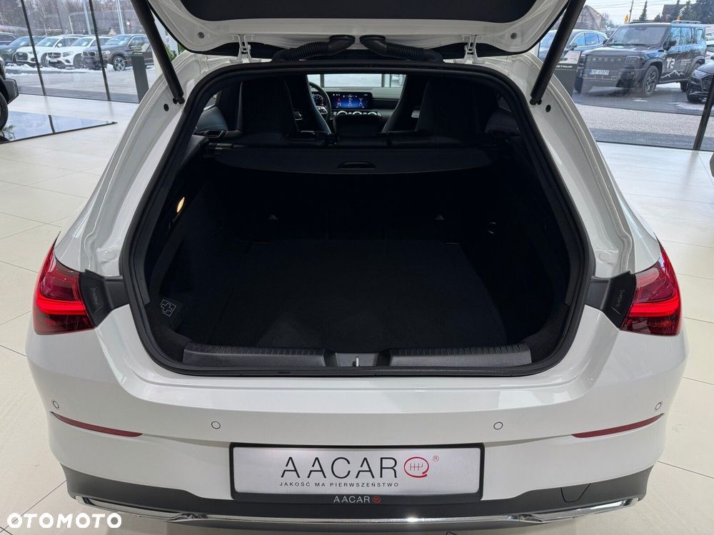 Mercedes-Benz CLA - 17