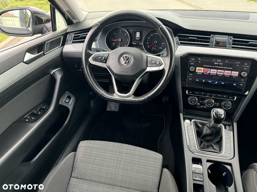 Volkswagen Passat Variant 2.0 TDI SCR Business - 5