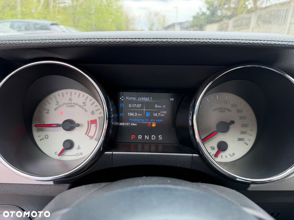 Ford Mustang 5.0 V8 GT - 12