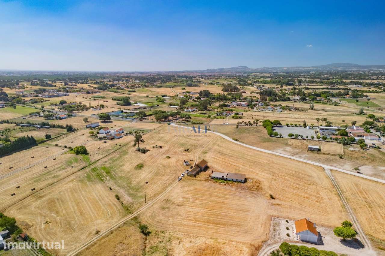 Terreno com 35000 m2 e moradia para reconstruir no Montijo - Grande imagem: 3/18