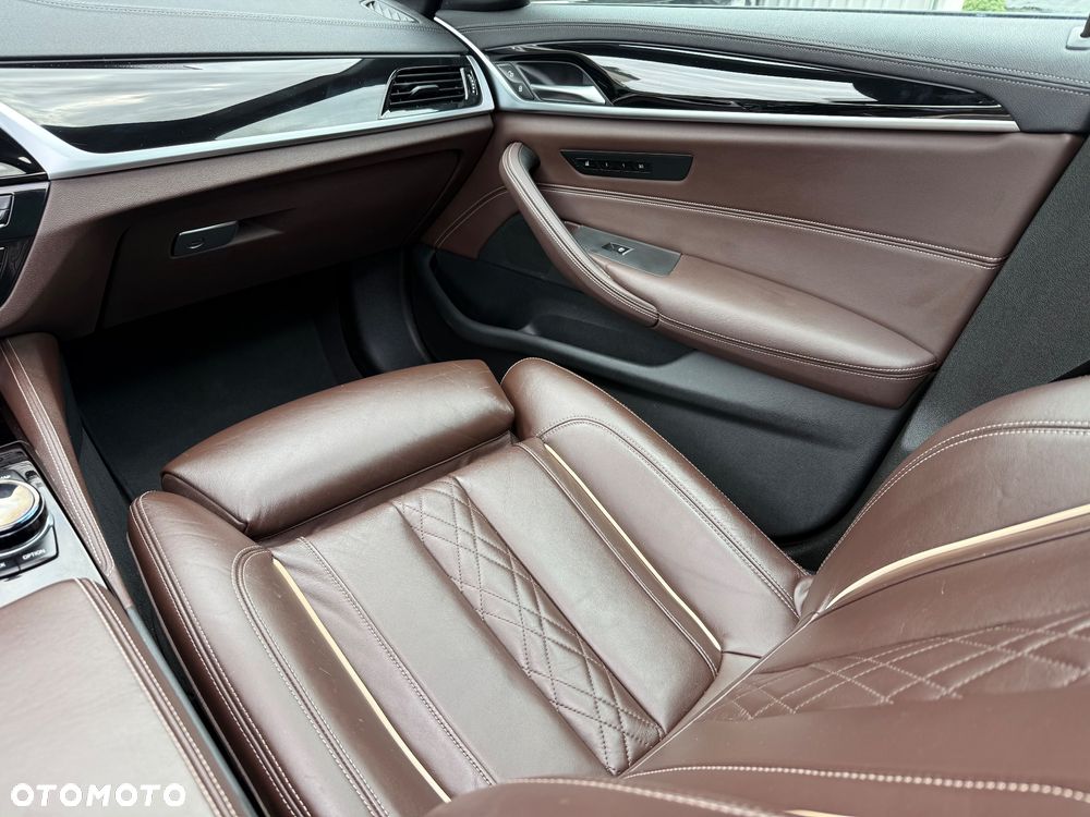 BMW Seria 5 530e M Sport sport - 32