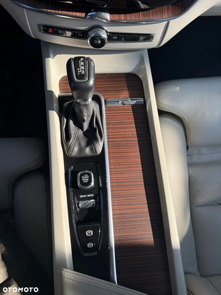 Volvo XC 60 D4 Inscription - 22