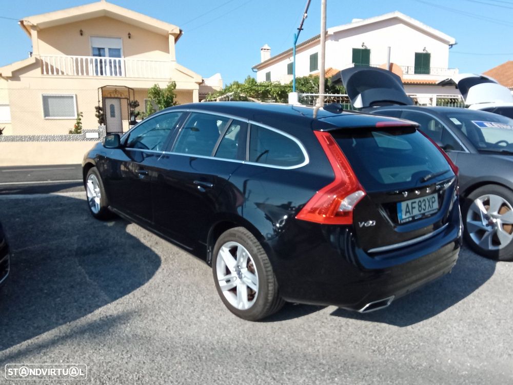 Volvo V60 2.4 D6 Momentum AWD Phev - 3