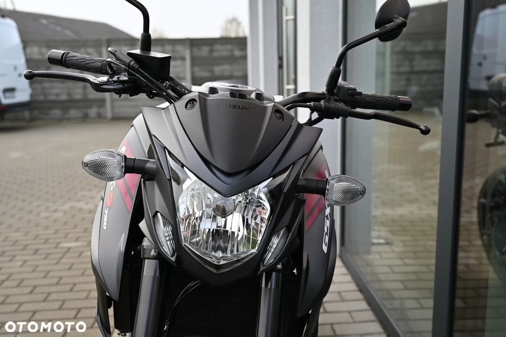 Suzuki GSX - 39