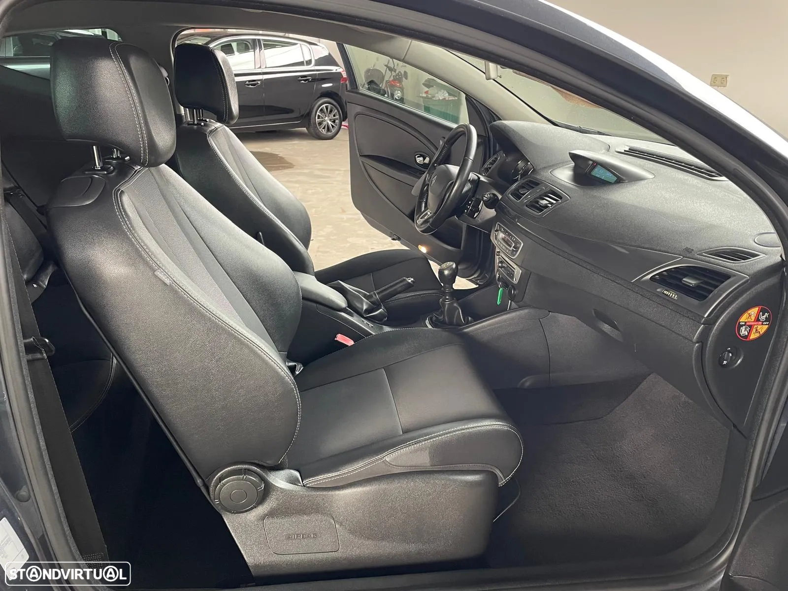 Renault Mégane Coupe ENERGY TCe 115 Start & Stop Bose Edition - 23