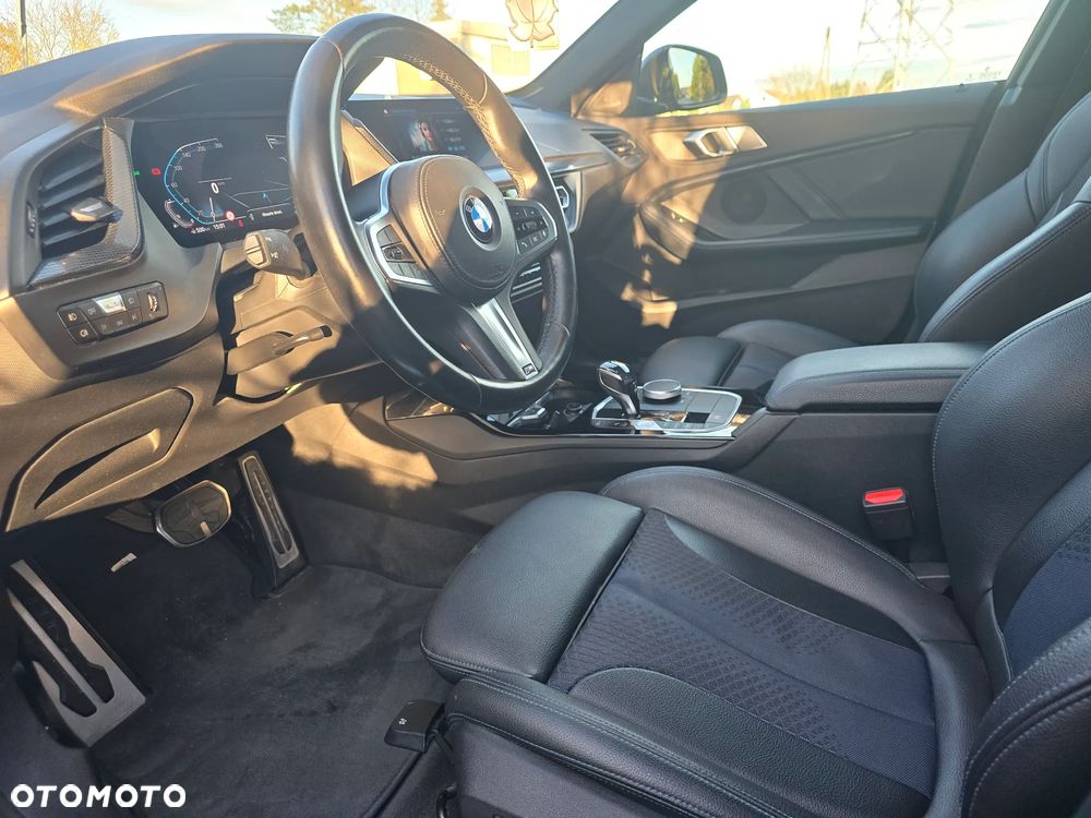 BMW Seria 2 218i - 25